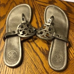 Tory burch silver miller Sandler’s size 6